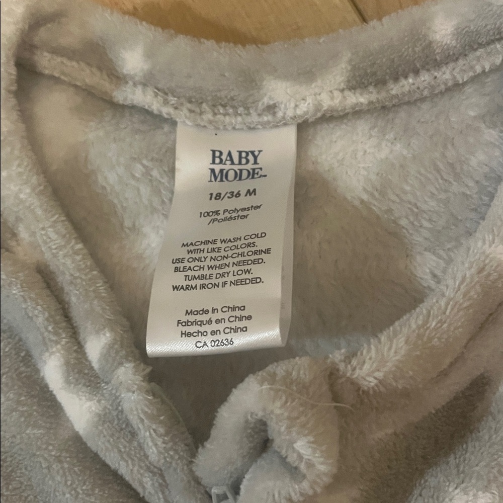 Cozy Gray Star sleep sack - Picture 2 of 2